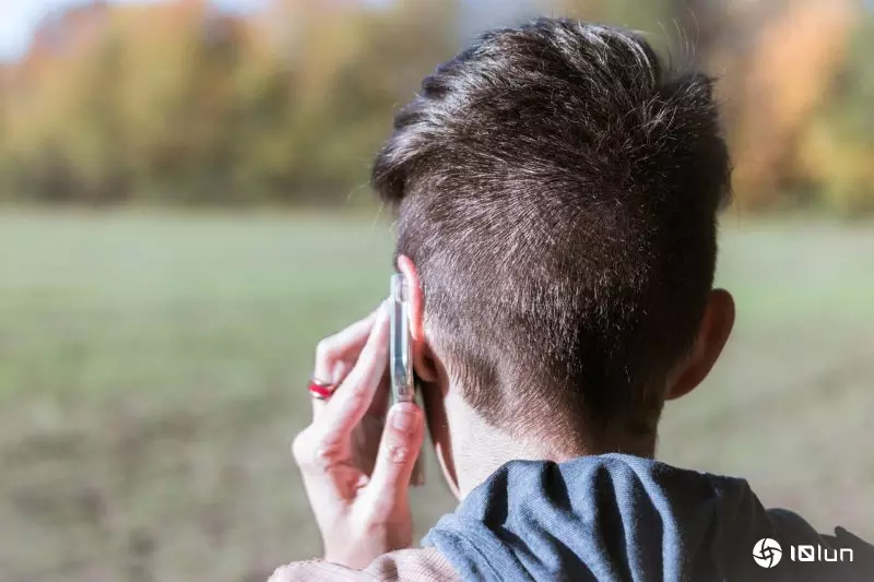 胜亿配资  研究人员报告：光靠手机震动也能远程窃听对话