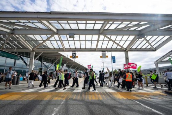 钜阵资本 加航空乘人员罢工被裁定“非法” 工会反呛“还没完”
